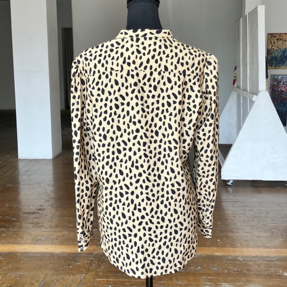 Doris UNTUCKit spotted animal print shirt - Picture 10 of 14